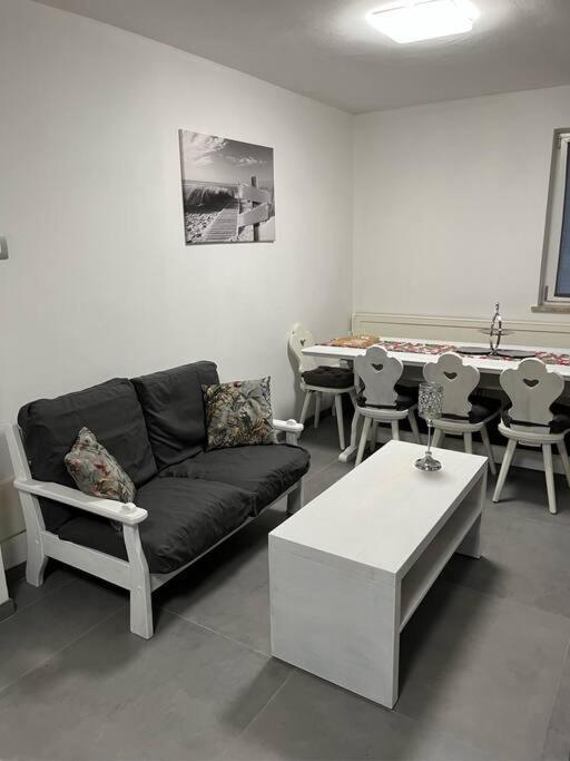 Appartamento Nuovo E Confortevole Montecchio Maggiore Esterno foto