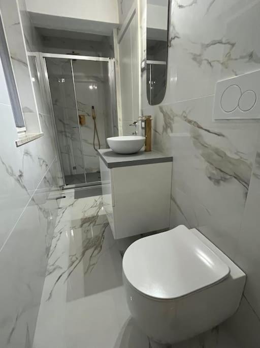 Appartamento Nuovo E Confortevole Montecchio Maggiore Esterno foto
